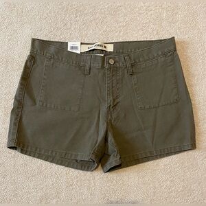 Vintage GAP Green Jean Shorts with Tailored Fit